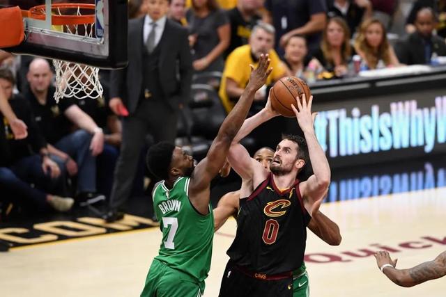 杨毅：雷霆球迷虽少 但亚历山大受到争议 新赛季实力独特